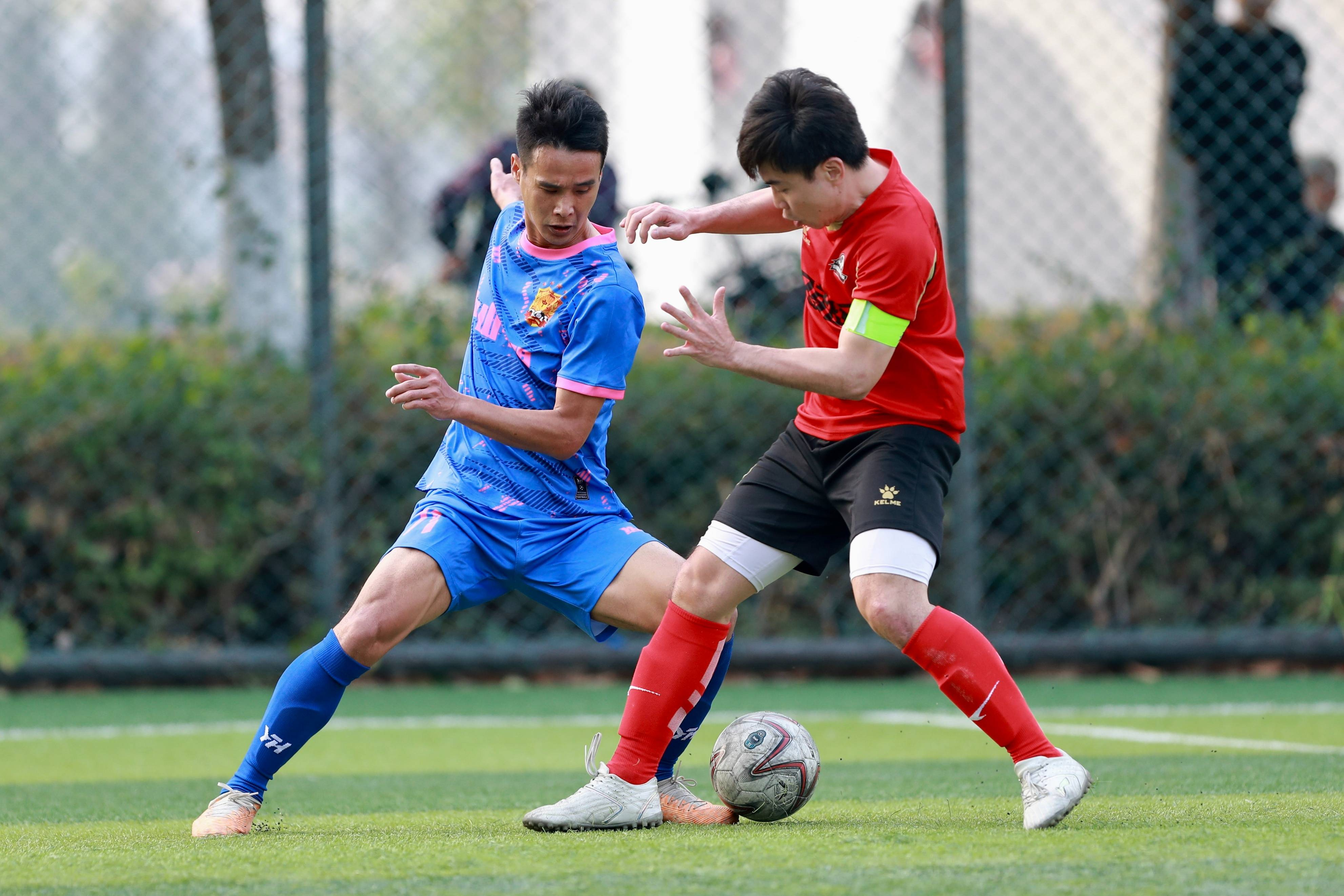 关于精彩纷呈的足球盛宴:球员技术娴熟令人叹服的信息 关于精彩纷呈的足球盛宴:球员技术娴熟令人叹服的信息