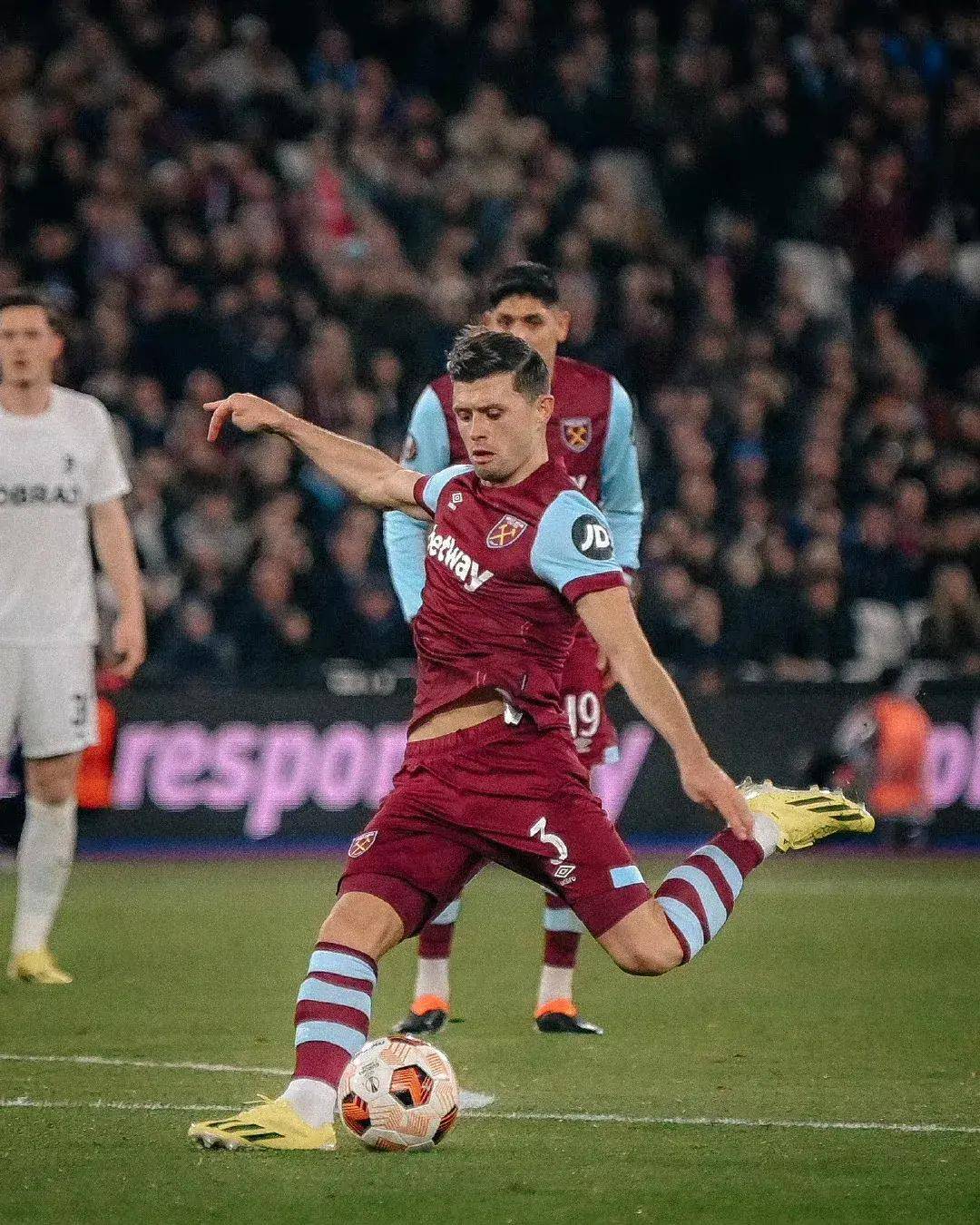 关于南特主场遭逆转,主教练策略失误获质疑的信息 关于南特主场遭逆转,主教练策略失误获质疑的信息