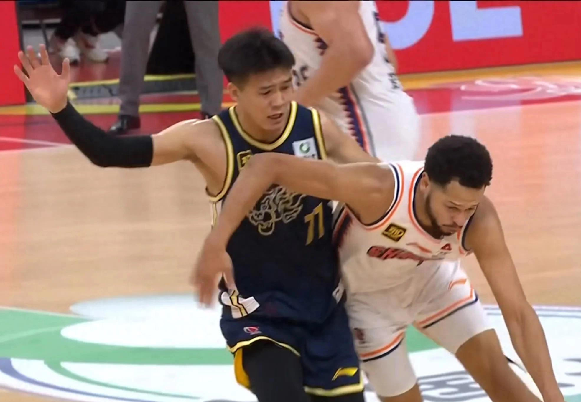 广东队成为本场最大亮点，CBA季后赛瞬间破防，高光操作的简单介绍