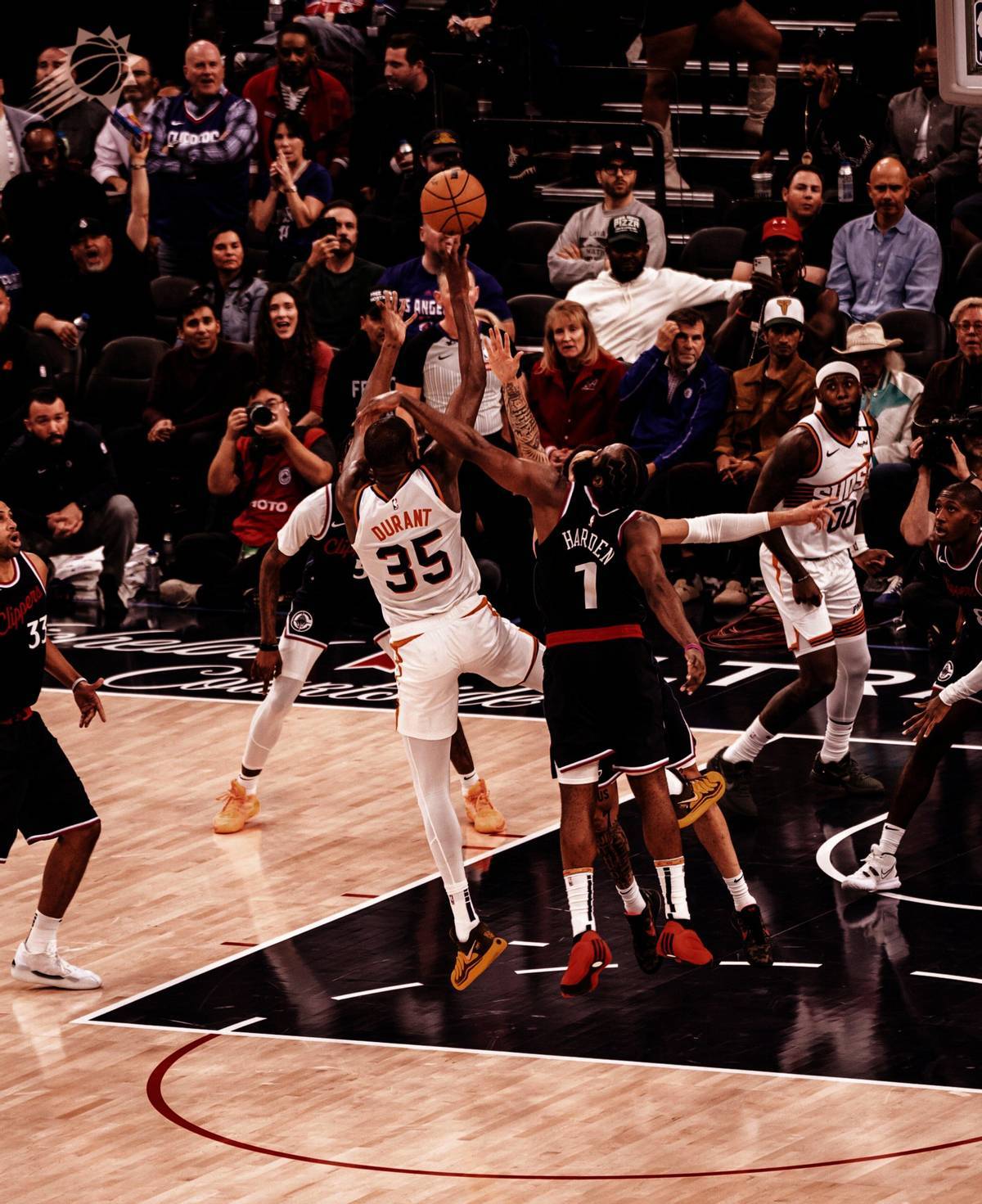 快船背靠背战胜灰熊,莱昂纳德35分表现抢眼的简单介绍 快船背靠背战胜灰熊,莱昂纳德35分表现抢眼的简单介绍