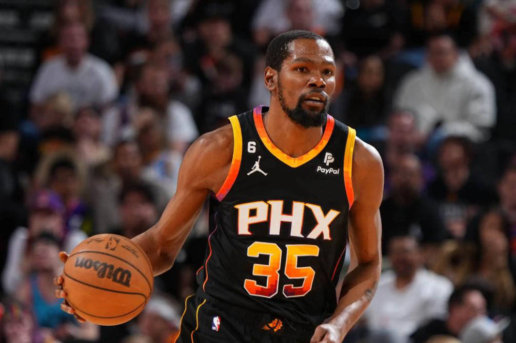 NBA最新交易传闻曝光,篮球明星或将换队效力! NBA最新交易传闻曝光,篮球明星或将换队效力!