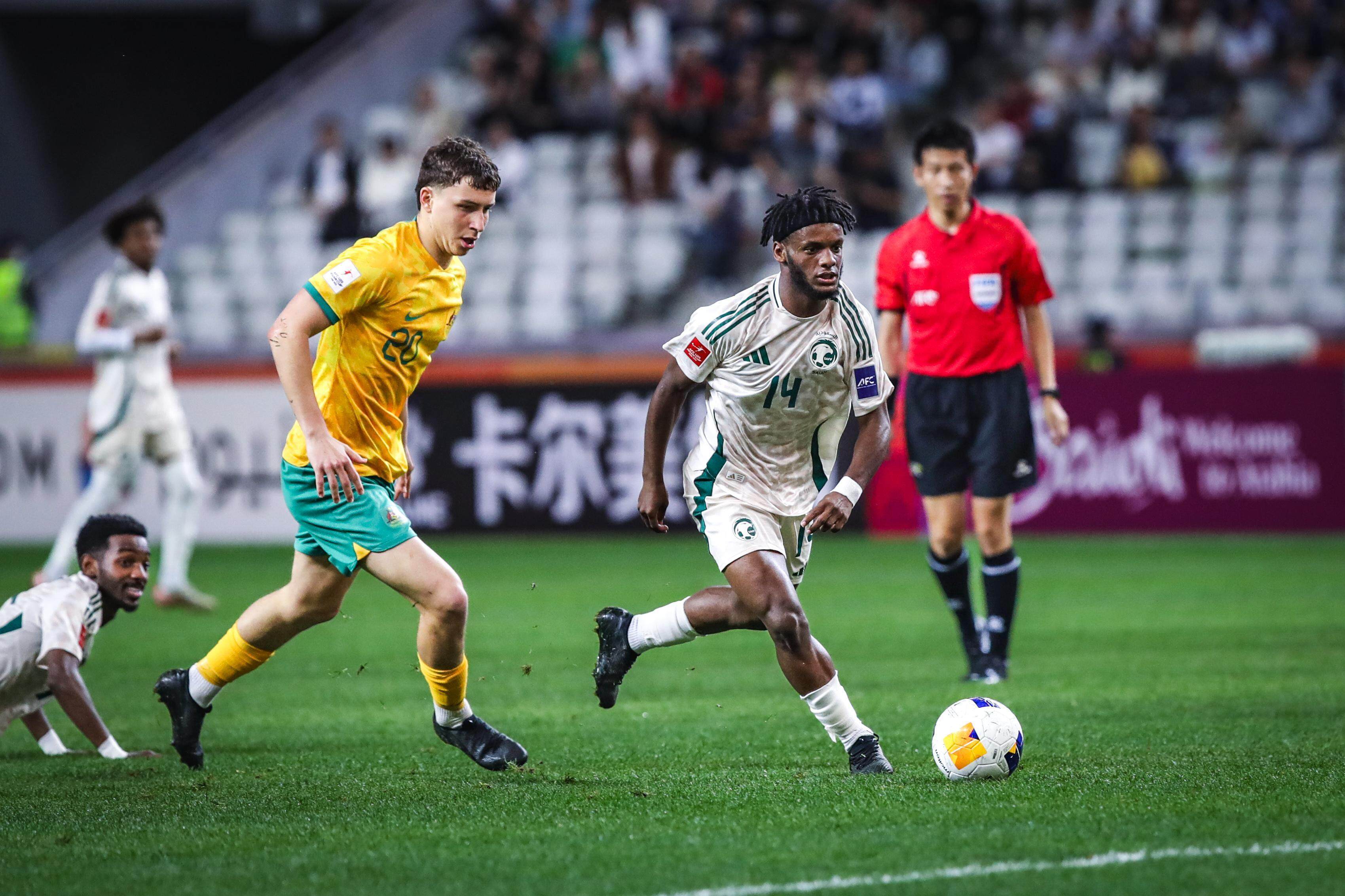 澳大利亚队大胜阿根廷,晋级八强赛 澳大利亚队大胜阿根廷,晋级八强赛