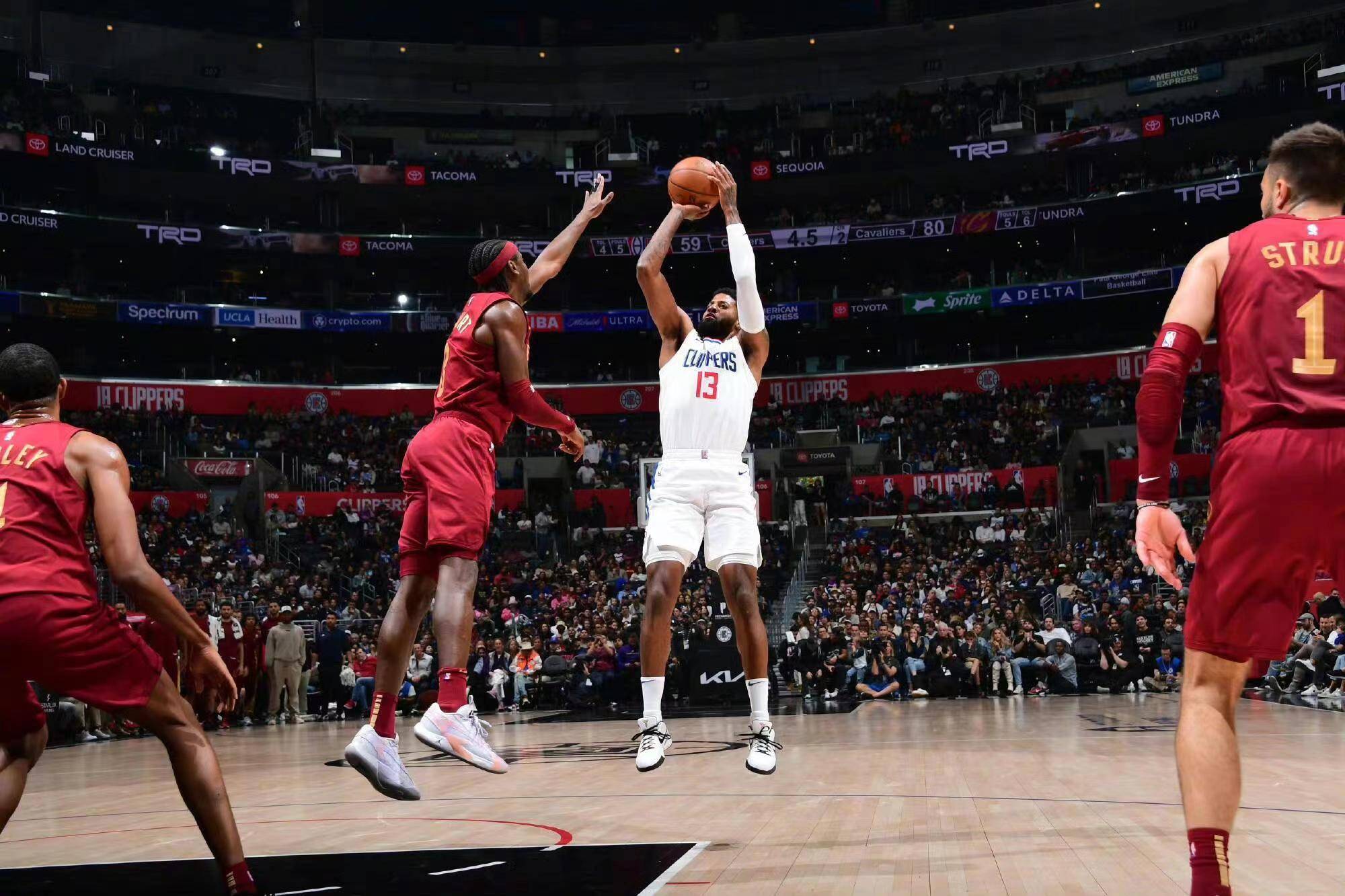 替补球员绝杀,帮助球队取得胜利 替补球员绝杀,帮助球队取得胜利