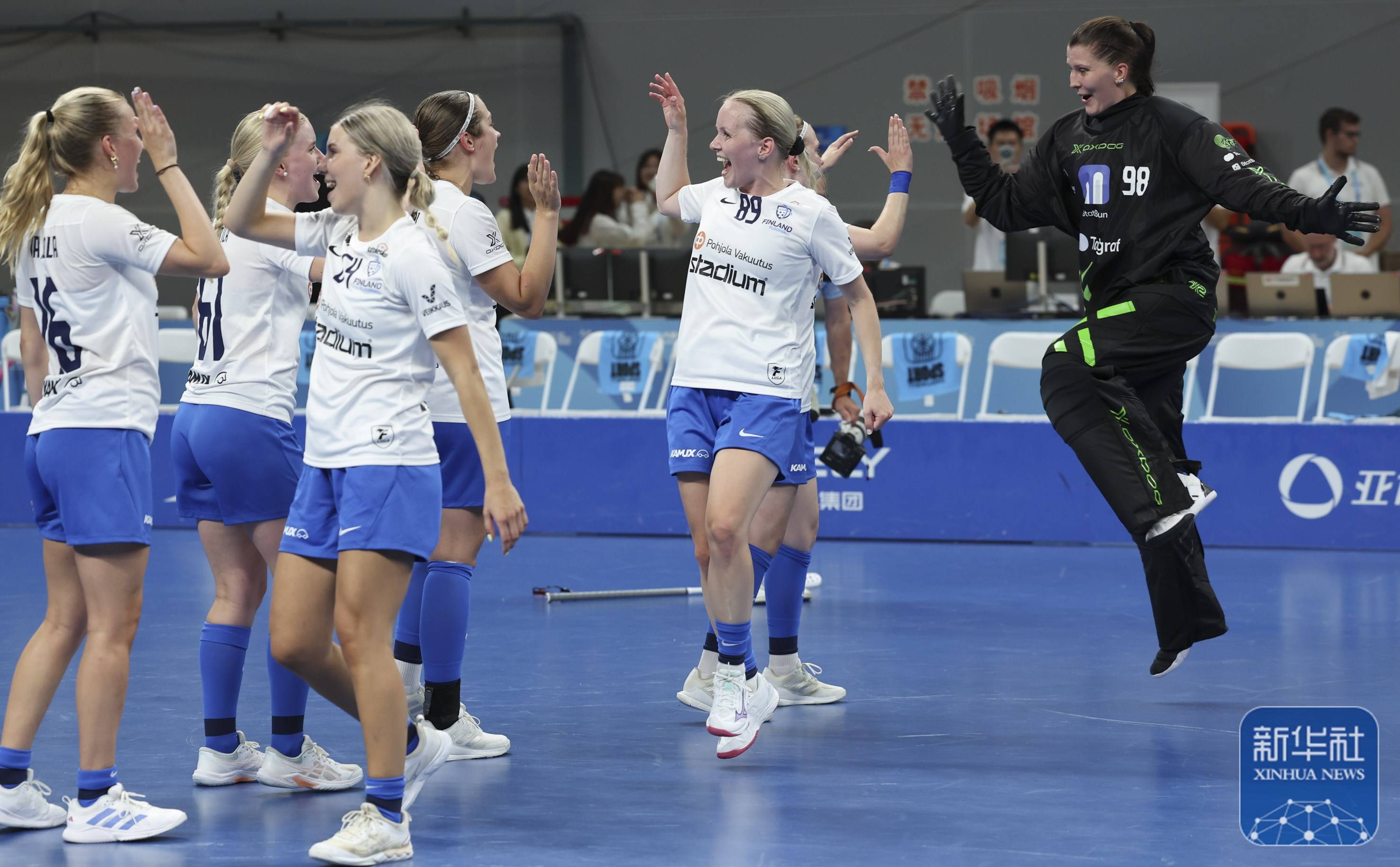 乌克兰选手豪取女子曲棍球比赛冠军 乌克兰选手豪取女子曲棍球比赛冠军