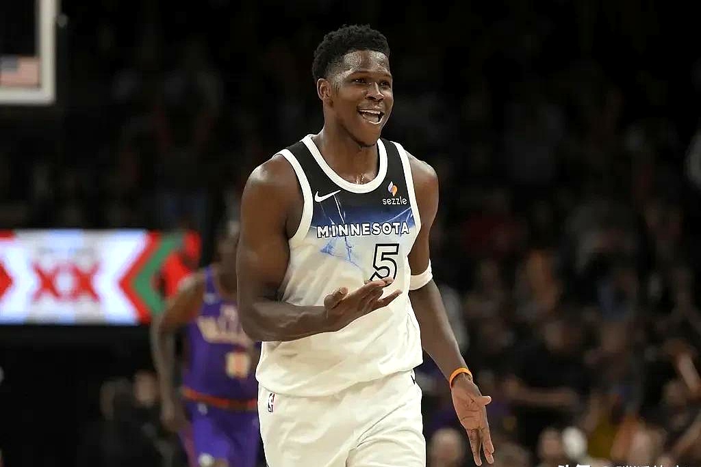 雄鹿客场力克灰熊,米德尔顿25分 雄鹿客场力克灰熊,米德尔顿25分