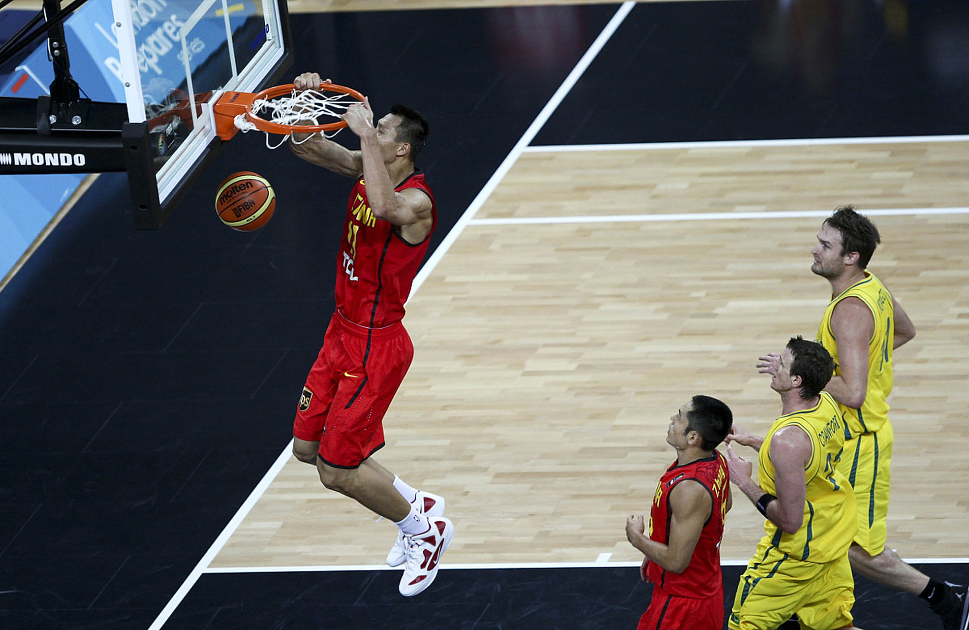 球员们在比赛中的技术风采令人赞叹 球员们在比赛中的技术风采令人赞叹